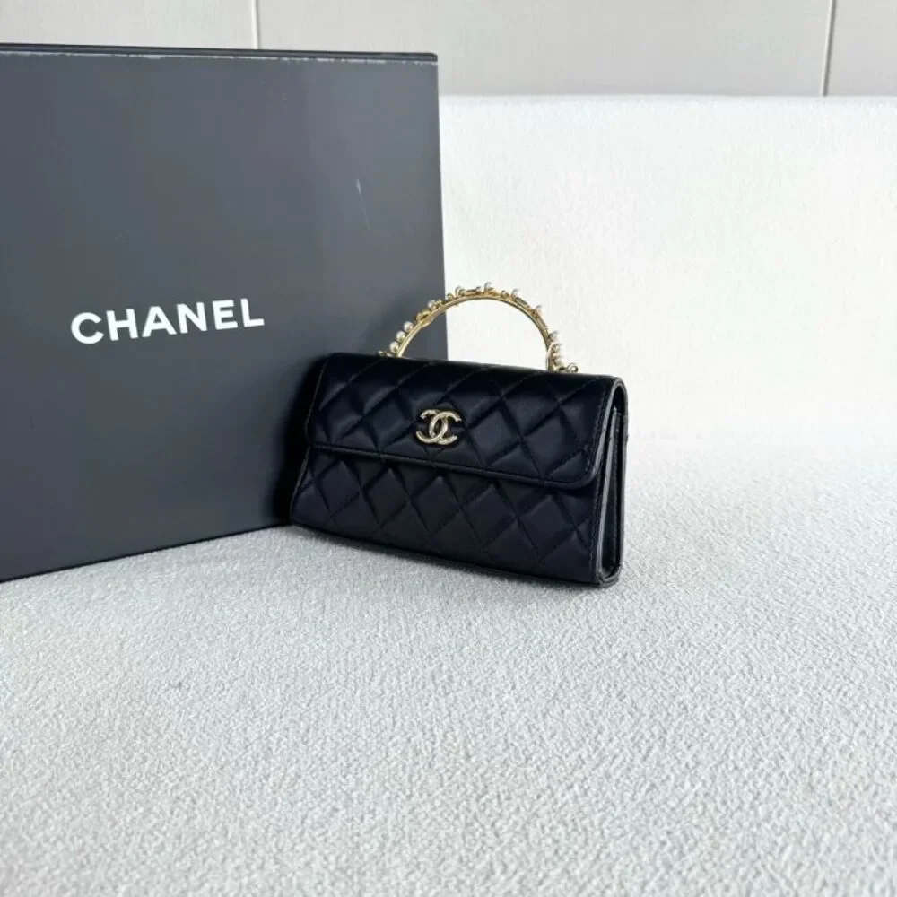 CHANEL brand color